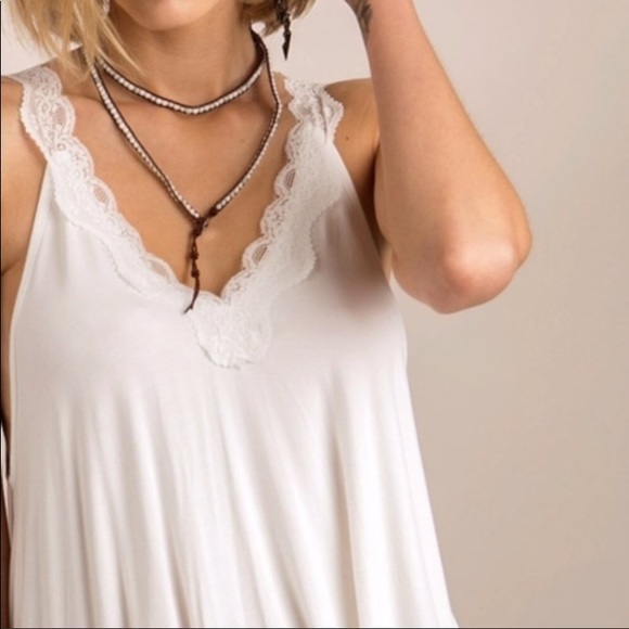 Last—Lace Detail Tank - Picture 2 of 3